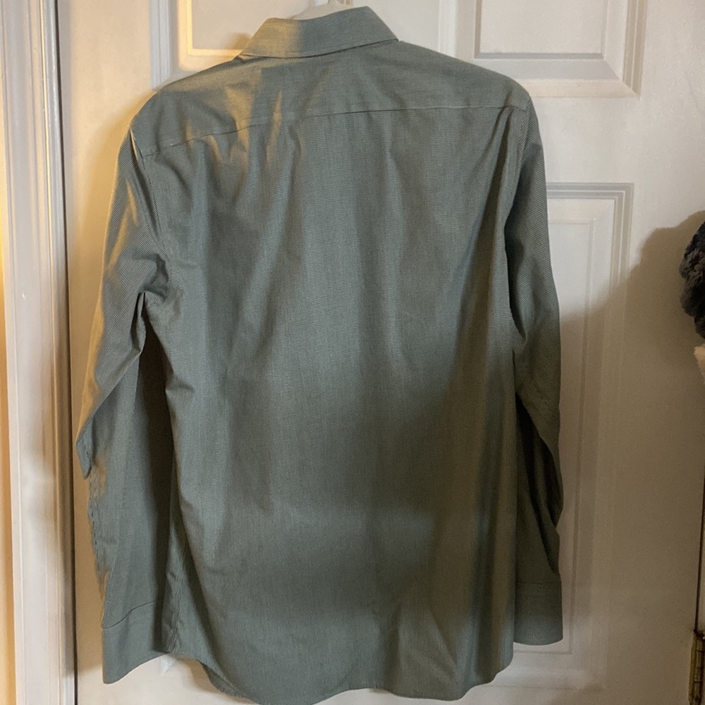 Button down - Picture 4 of 4